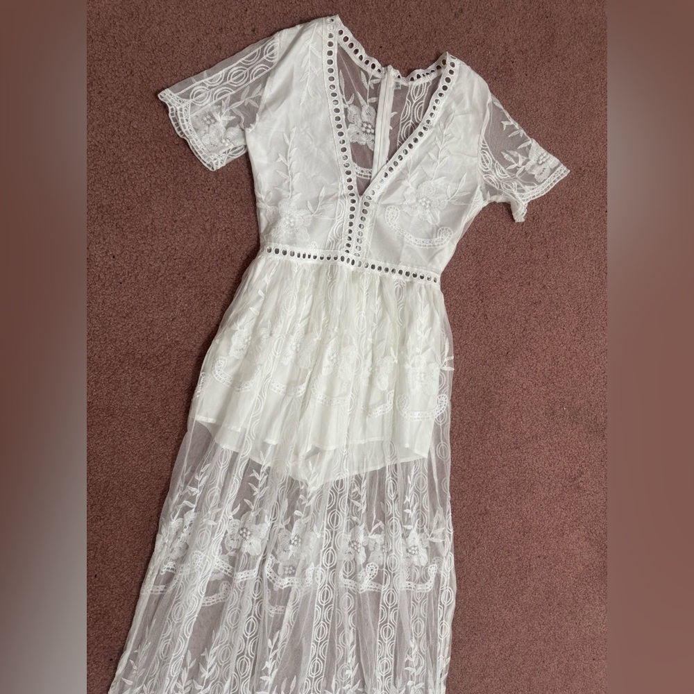 Elegant White Lace Maxi Dress